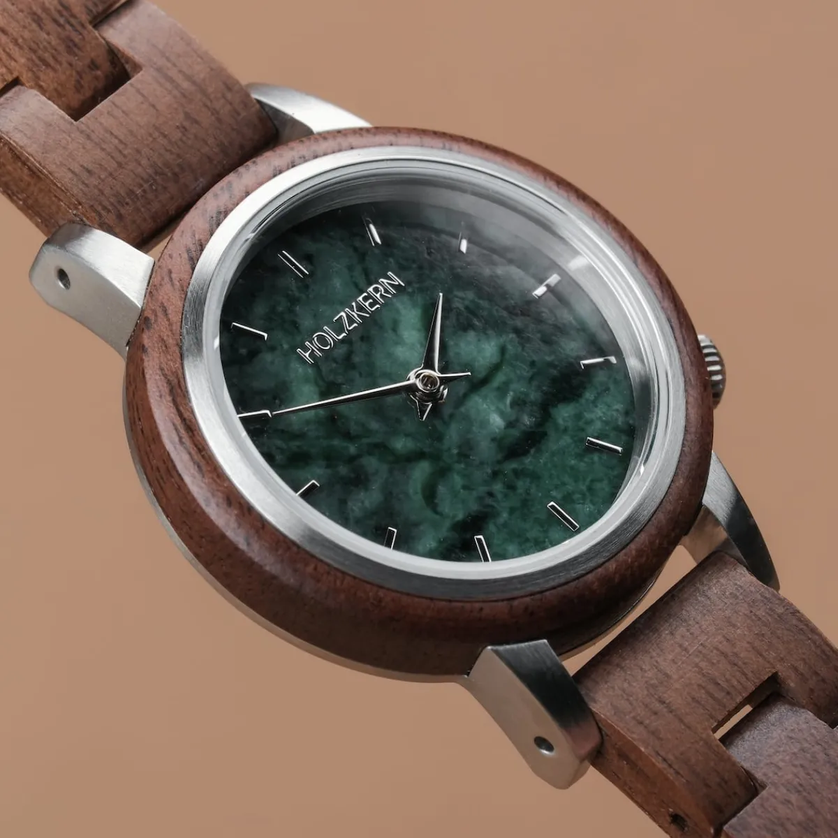 Holzkern Uhren^Anakena