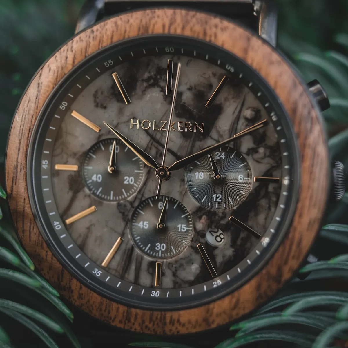 Holzkern Uhren^Askja