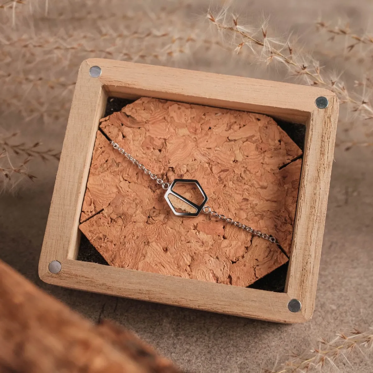 Holzkern Armbänder|Schmuck^Assemblage Armband