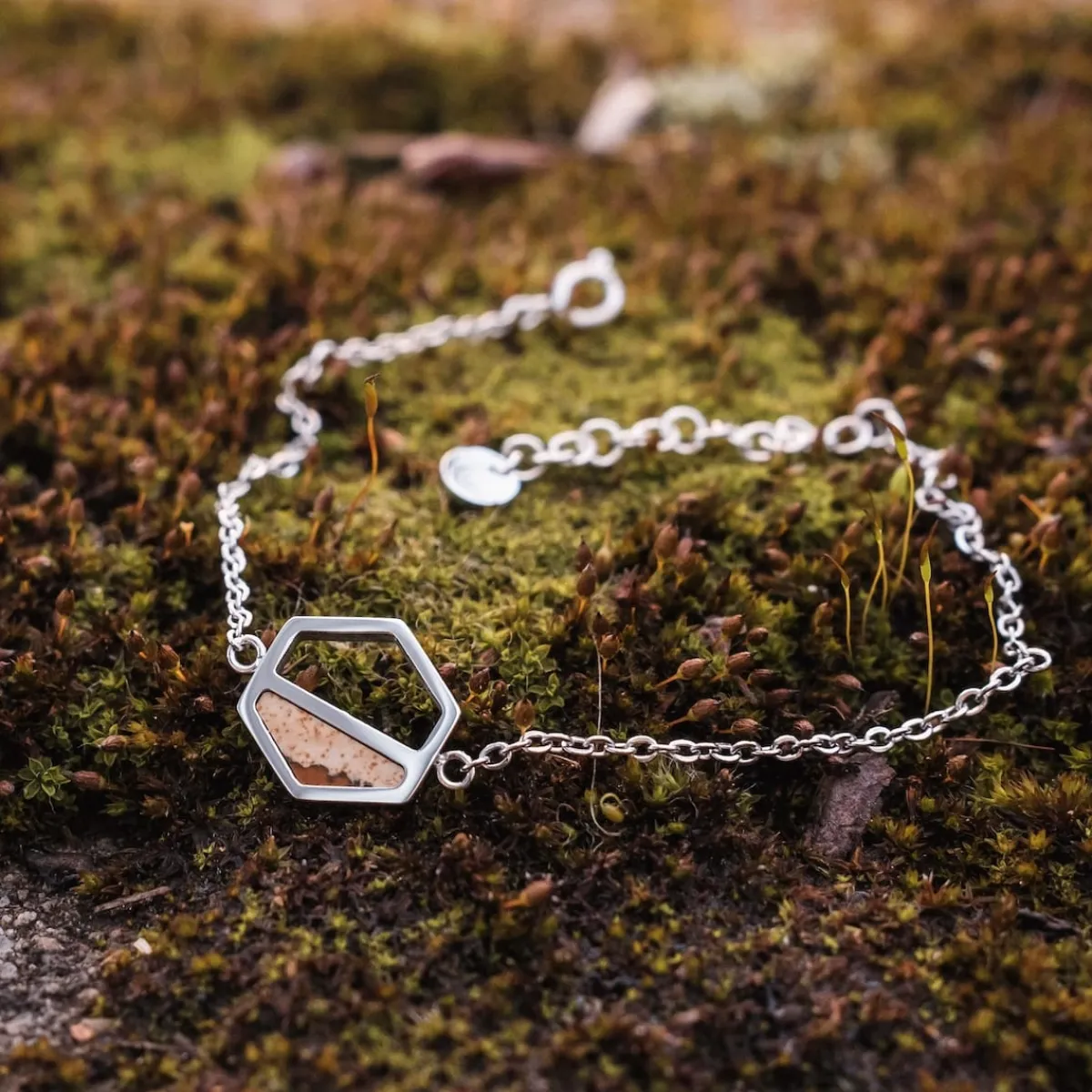 Holzkern Armbänder|Schmuck^Assemblage Armband