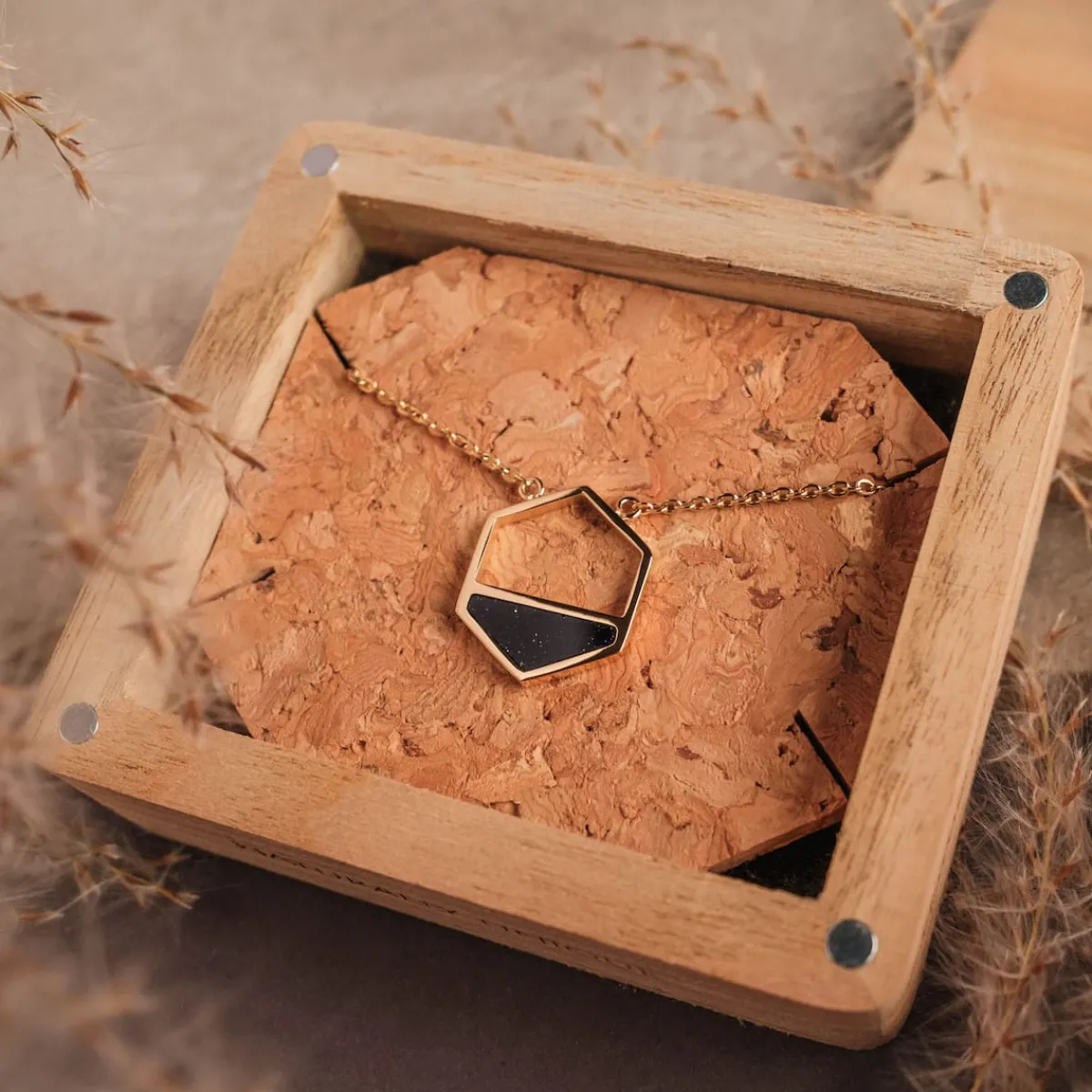 Holzkern Halsketten|Schmuck^Assemblage Halskette