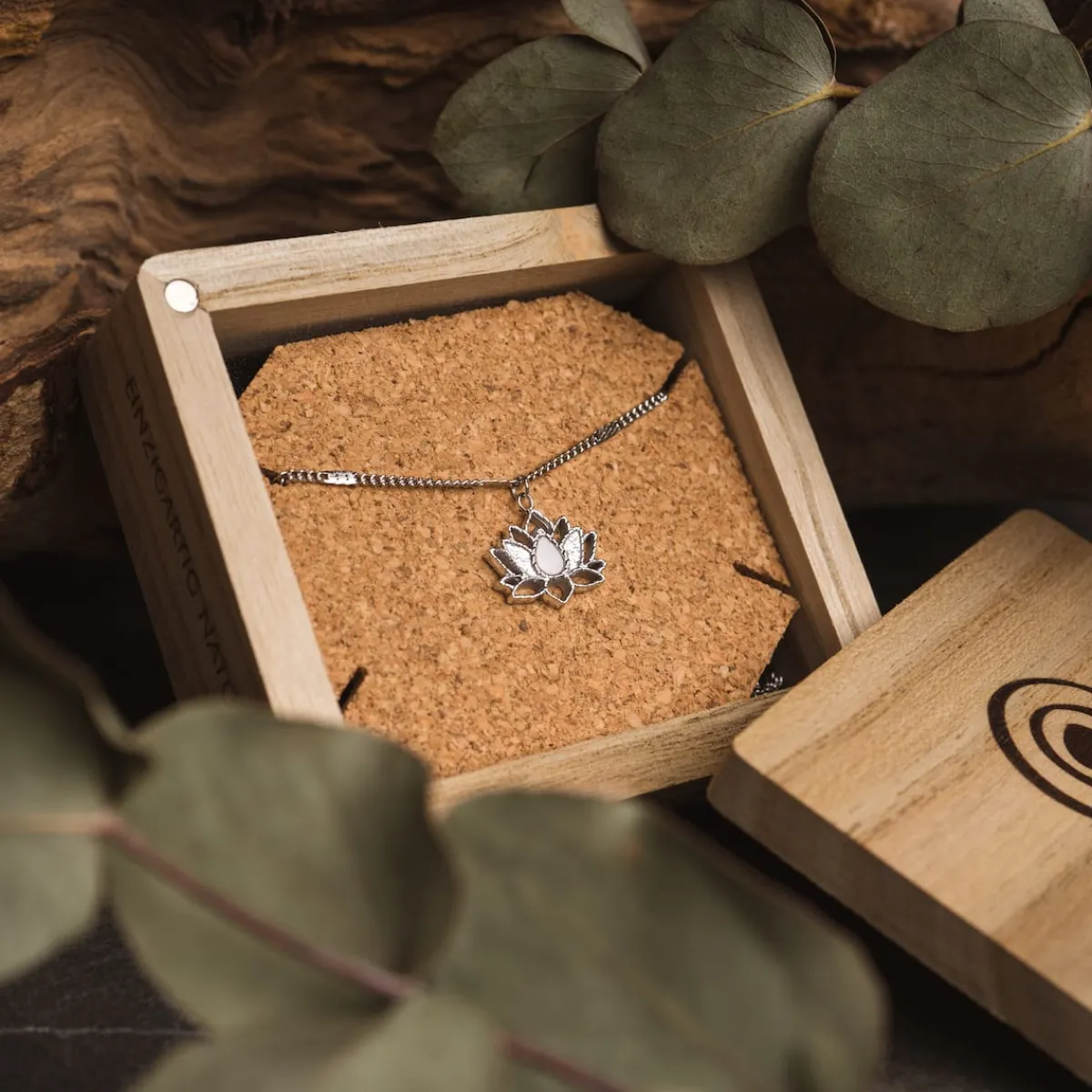 Holzkern Halsketten|Schmuck^Balance Halskette
