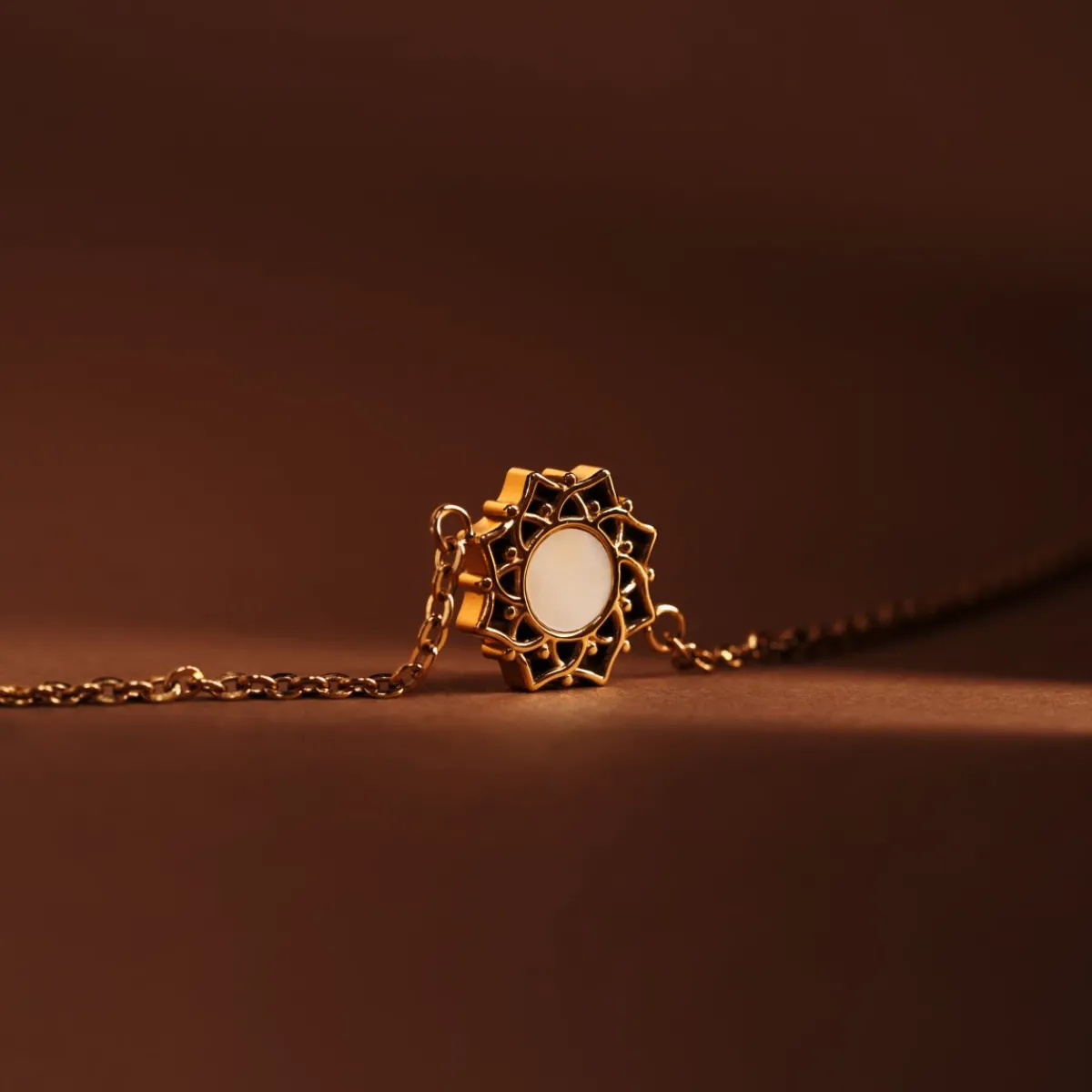 Holzkern Armbänder|Schmuck^Composition Armband