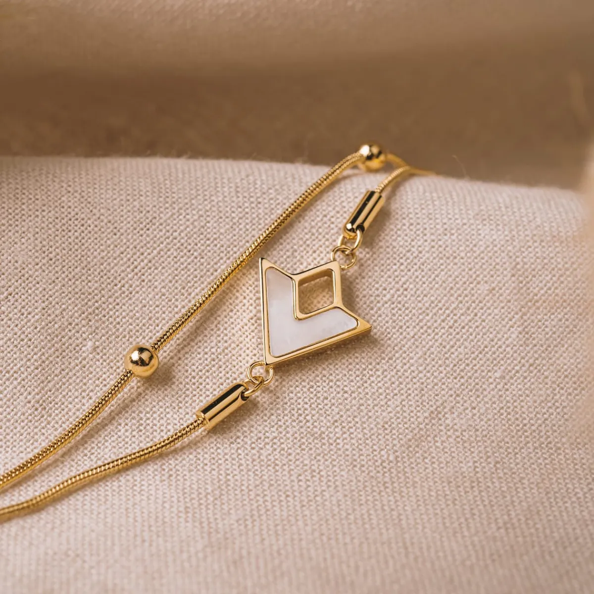 Holzkern Armbänder|Schmuck^Conceptual Armband