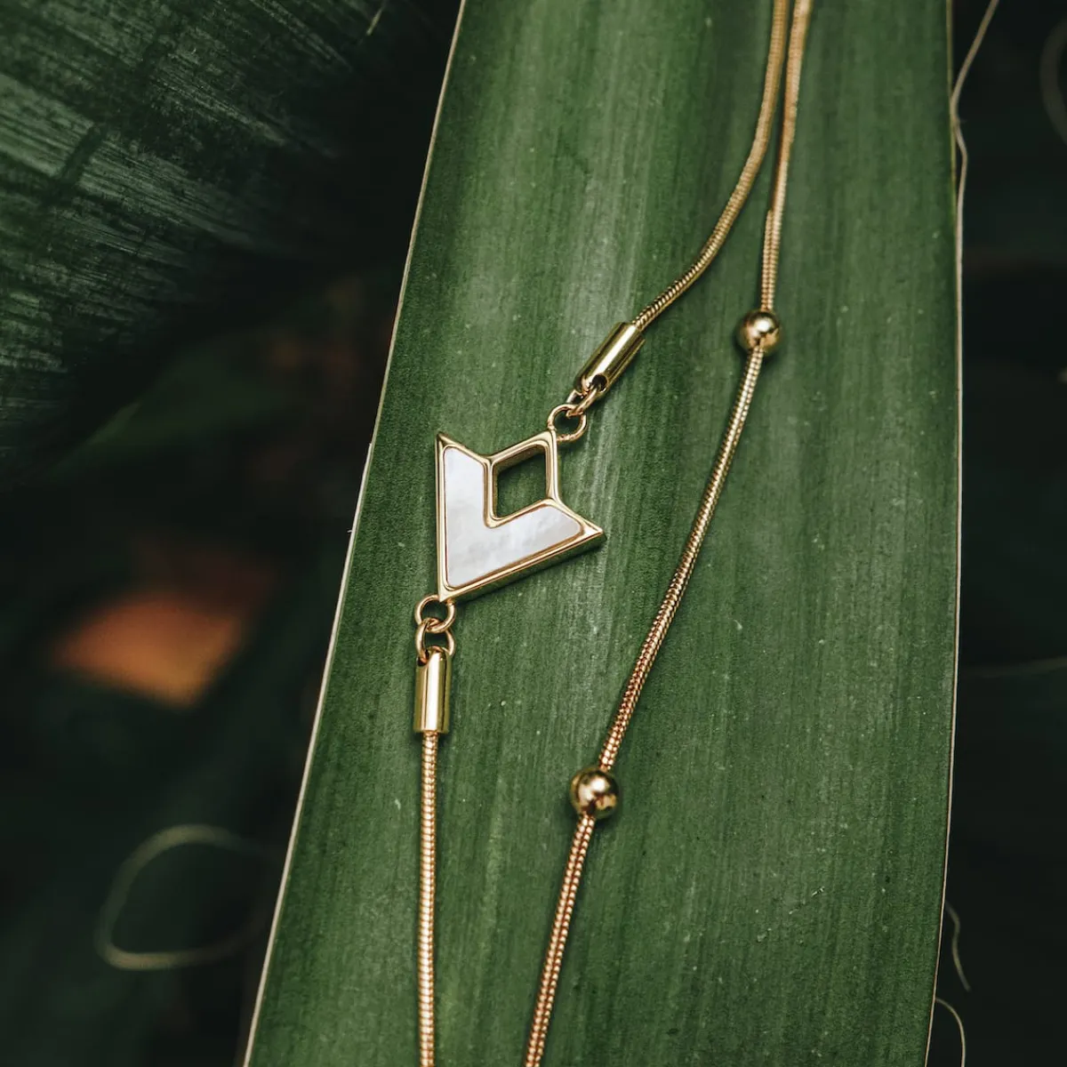 Holzkern Armbänder|Schmuck^Conceptual Armband