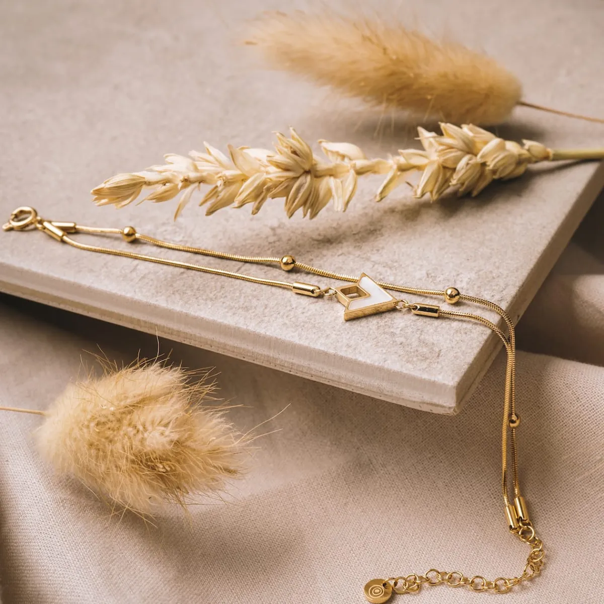 Holzkern Armbänder|Schmuck^Conceptual Armband