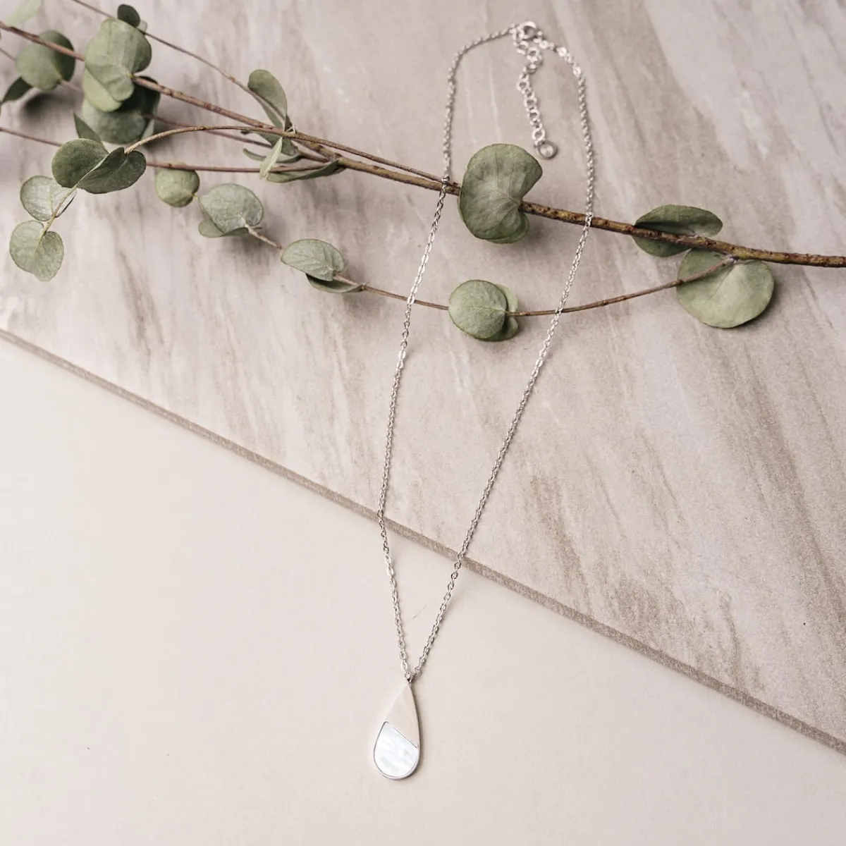 Holzkern Halsketten|Schmuck^Emulsify Halskette