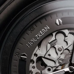 Holzkern Uhren^Femur