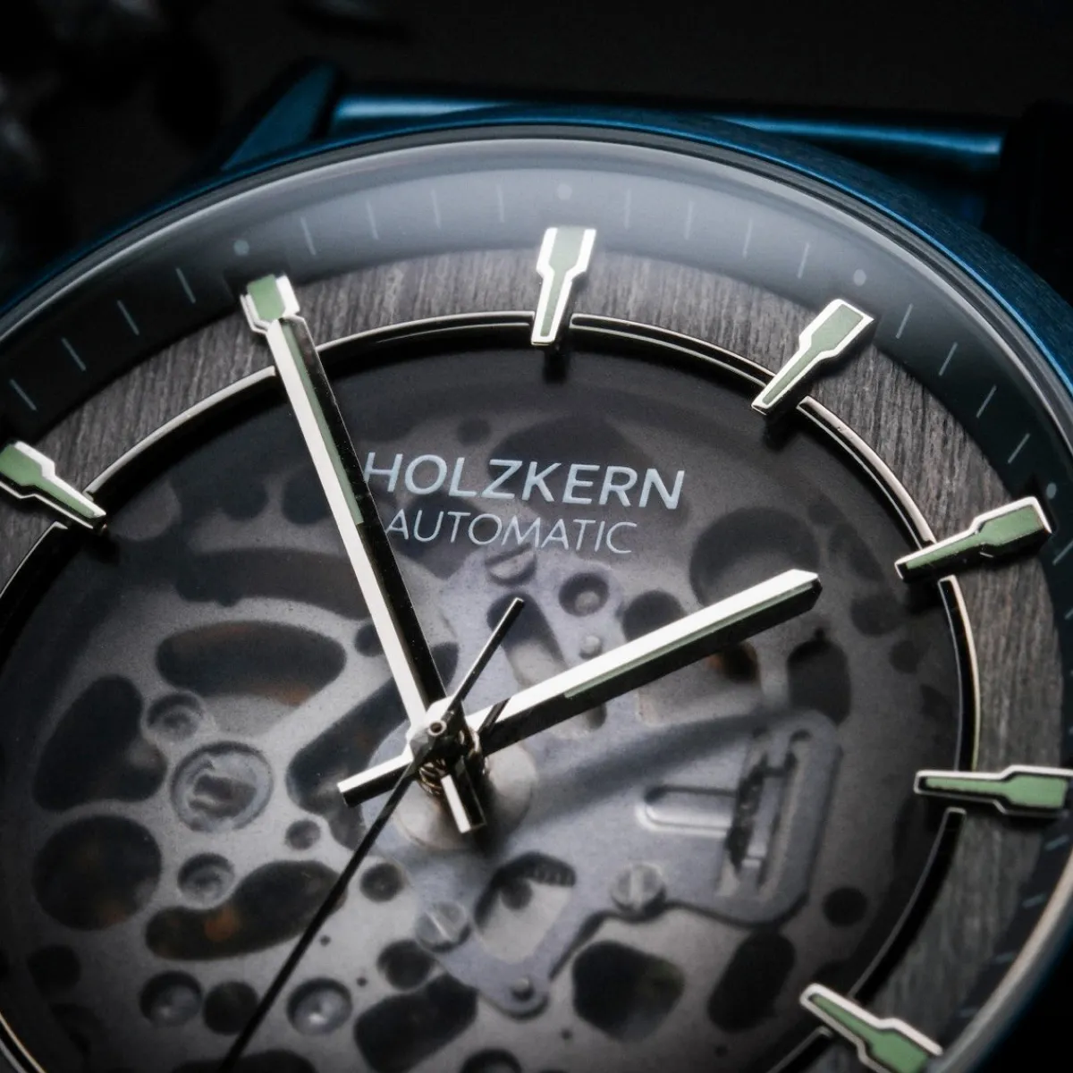 Holzkern Uhren^Flowfinder