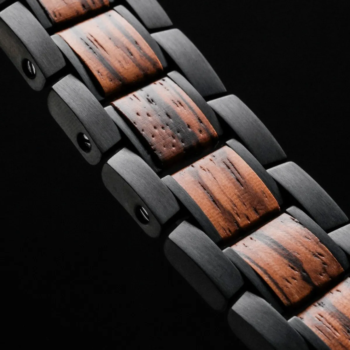 Holzkern Uhren^Flowfinder