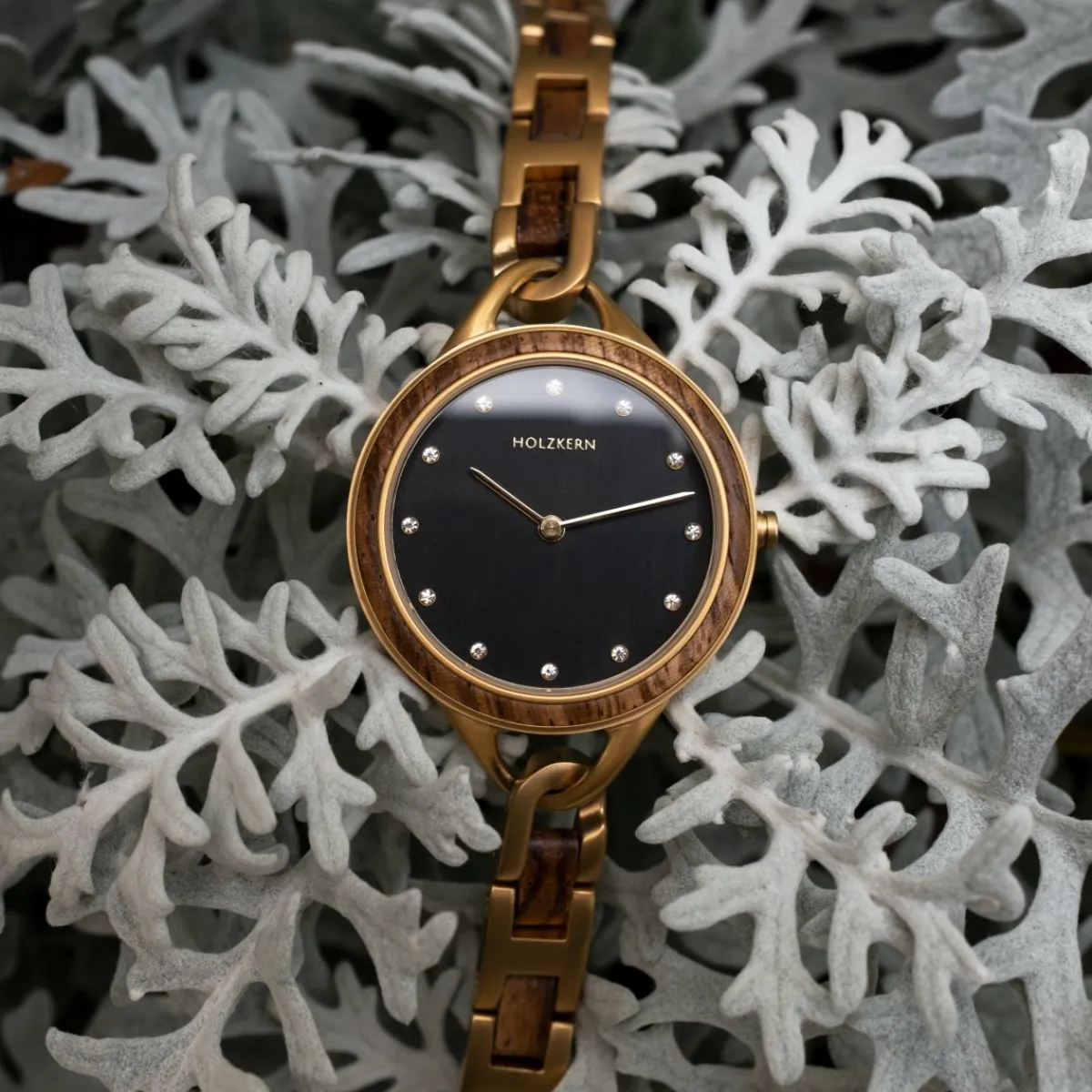 Holzkern Uhren^Frangipani