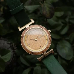 Holzkern Uhren^Laura