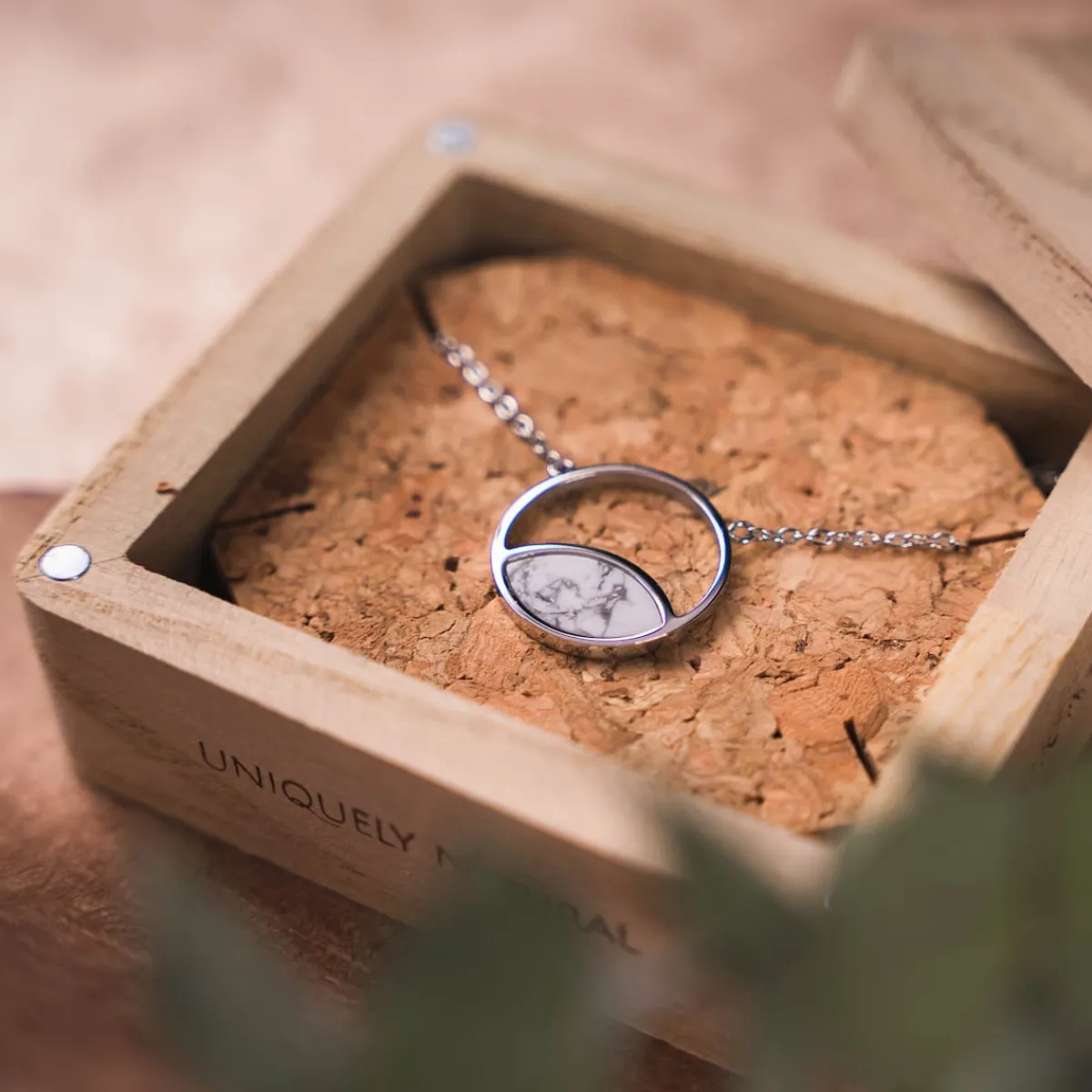 Holzkern Halsketten|Schmuck^Perception Halskette