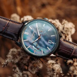 Holzkern Uhren^Substantial