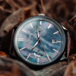 Holzkern Uhren^Substantial