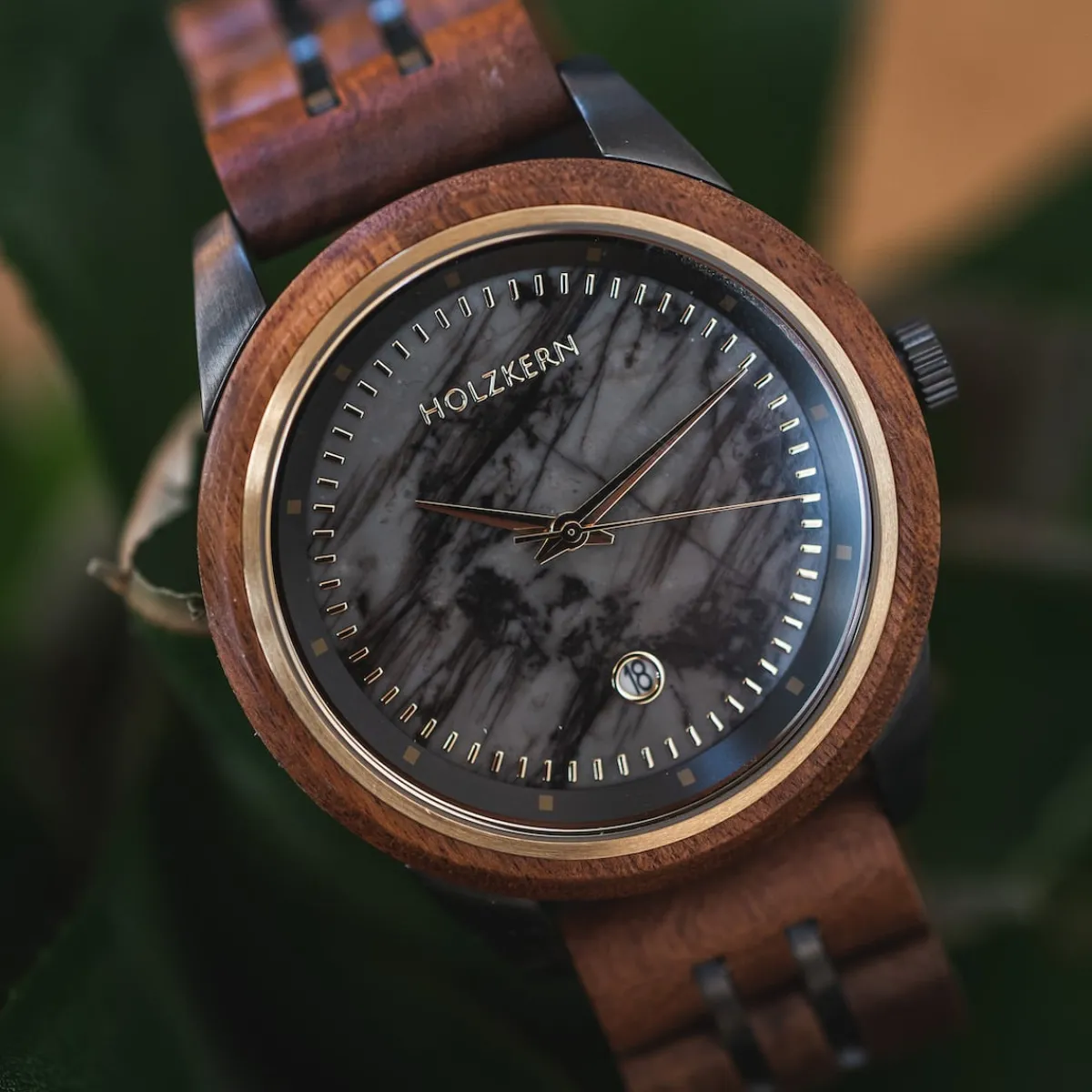 Holzkern Uhren^Vidar