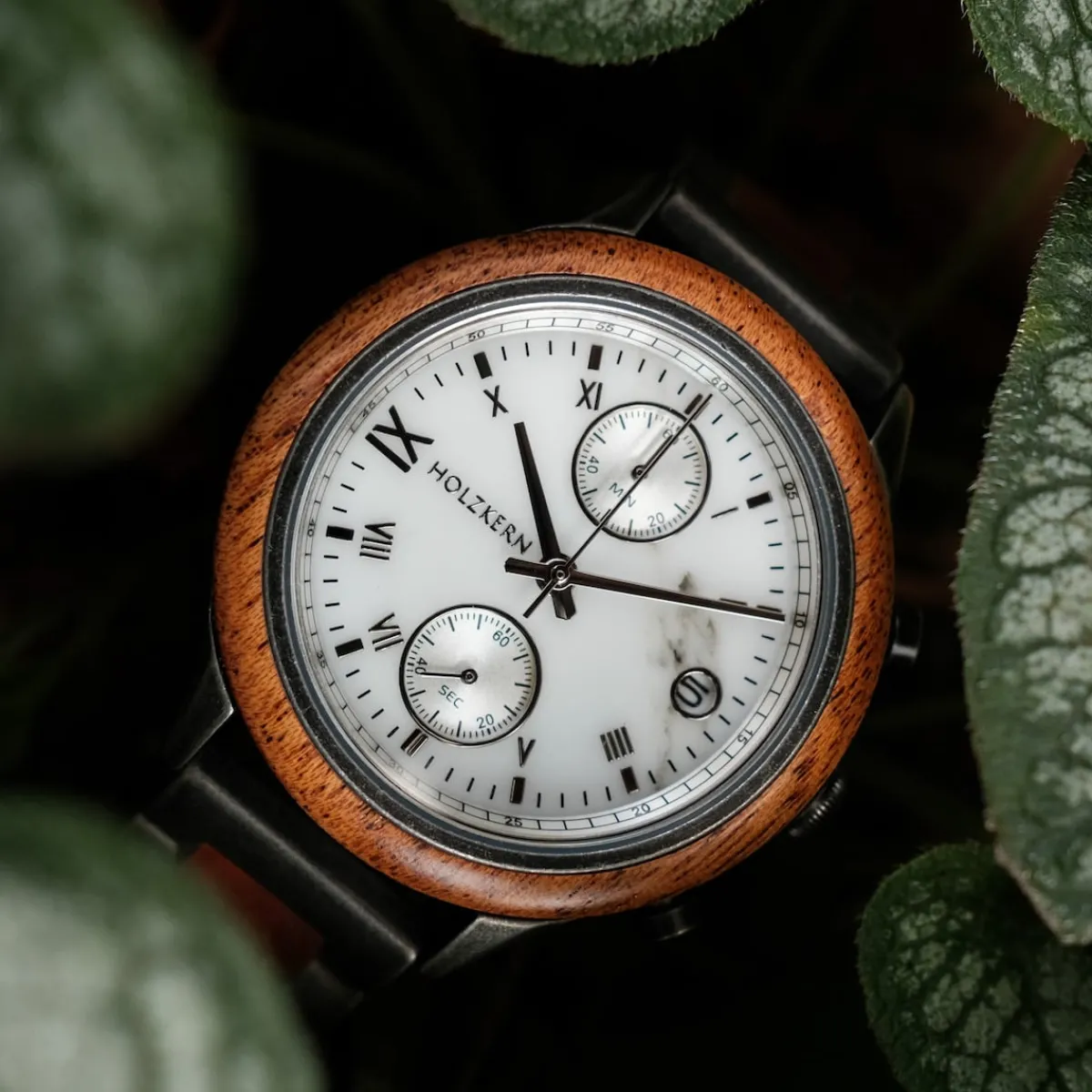 Holzkern Uhren^Waipio